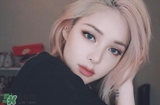 �ƹ���ױ��ô�� ���ɹ���pony��ױ